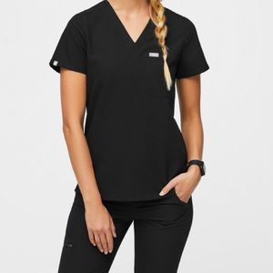 Black Figs Catarina One-Pocket Scrub Top, size Small